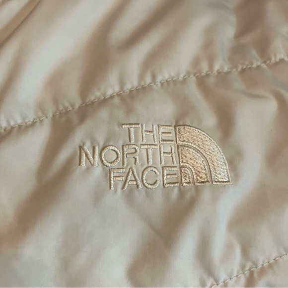 The North Face- Tamburello Jacket in TNF White. EUC. Has small flaw. Size XL. - Picture 12 of 15